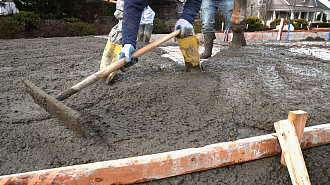 заливка плиты перекрытия дома